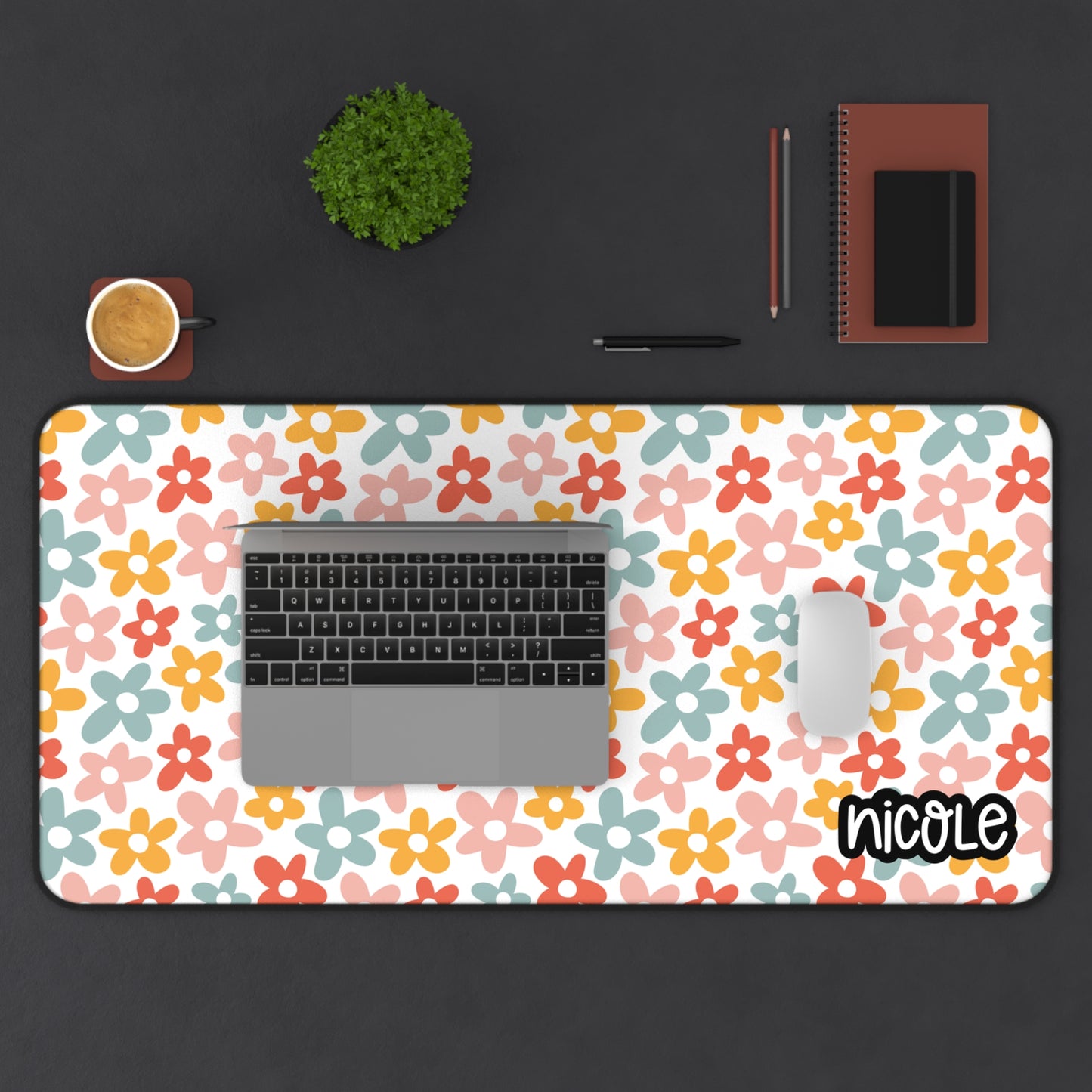Retro Daisies Floral Desk Mat for a Vibrant Workspace
